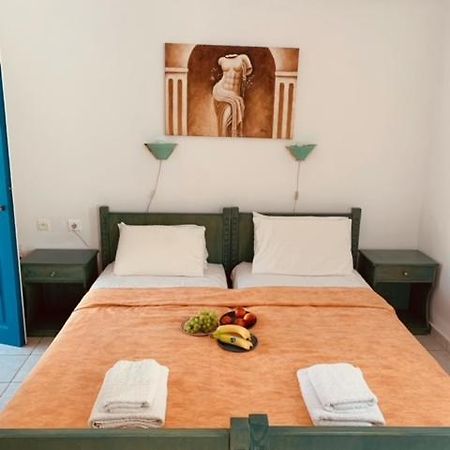 Manousos Rooms Adamantas Exterior photo