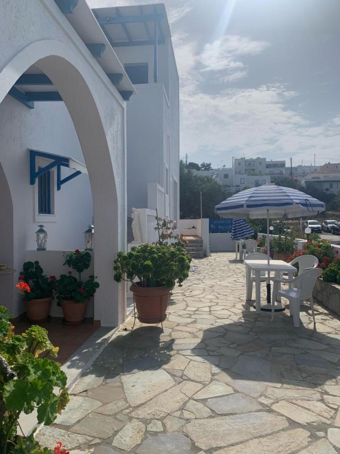 Manousos Rooms Adamantas Exterior photo