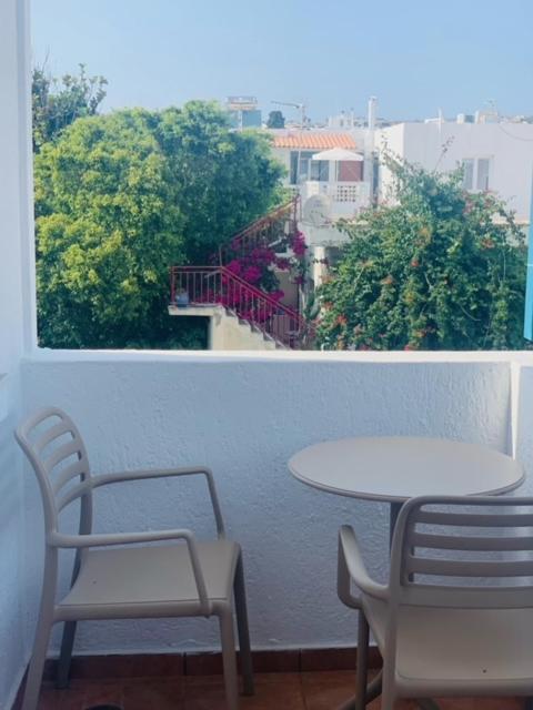 Manousos Rooms Adamantas Exterior photo