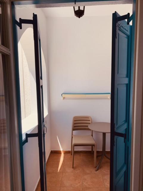 Manousos Rooms Adamantas Exterior photo