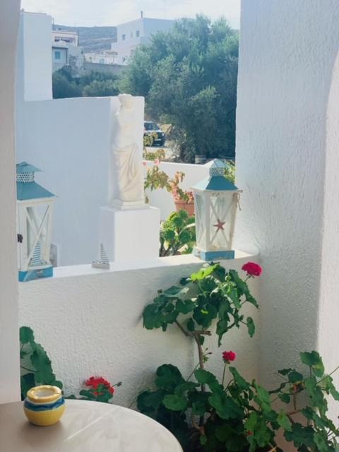 Manousos Rooms Adamantas Exterior photo