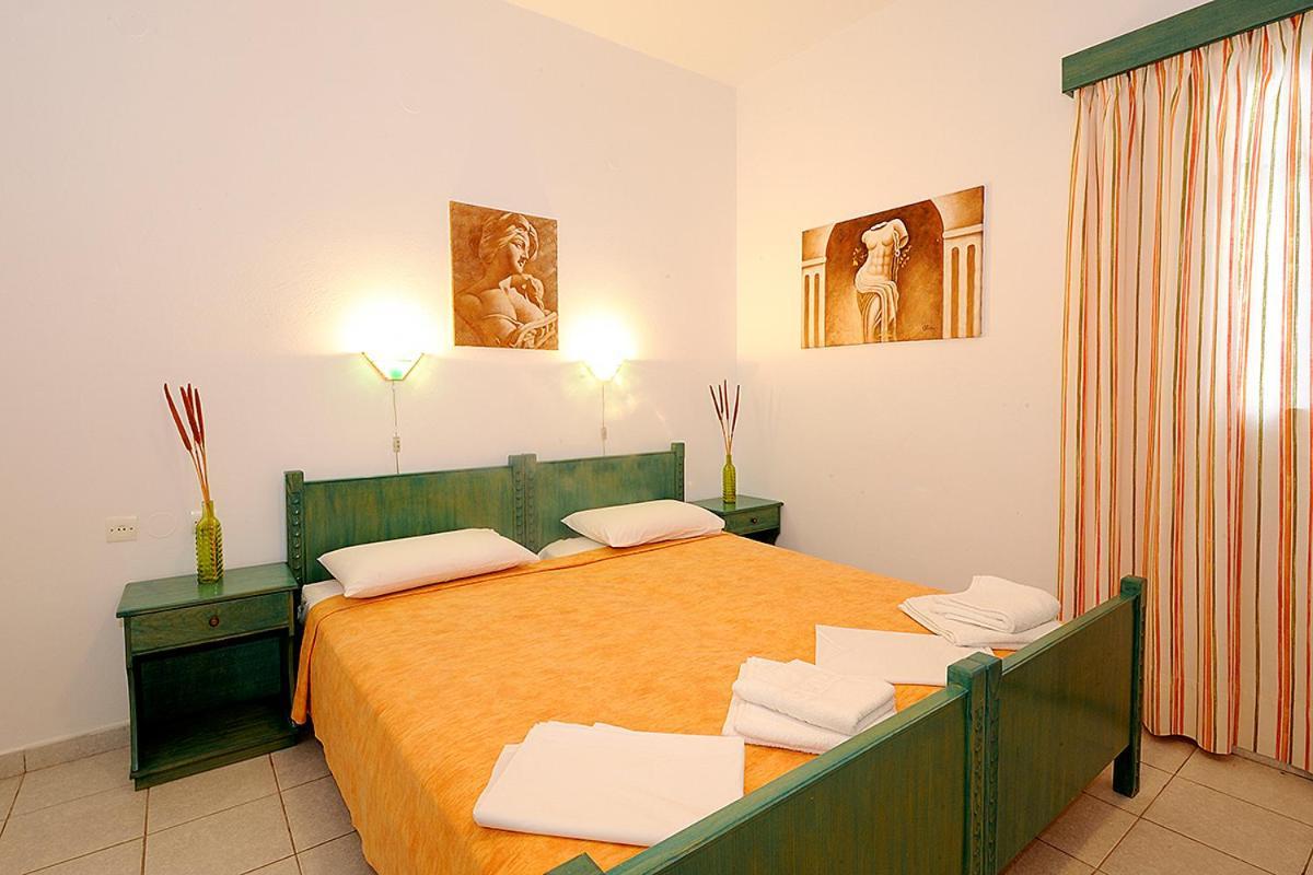 Manousos Rooms Adamantas Exterior photo