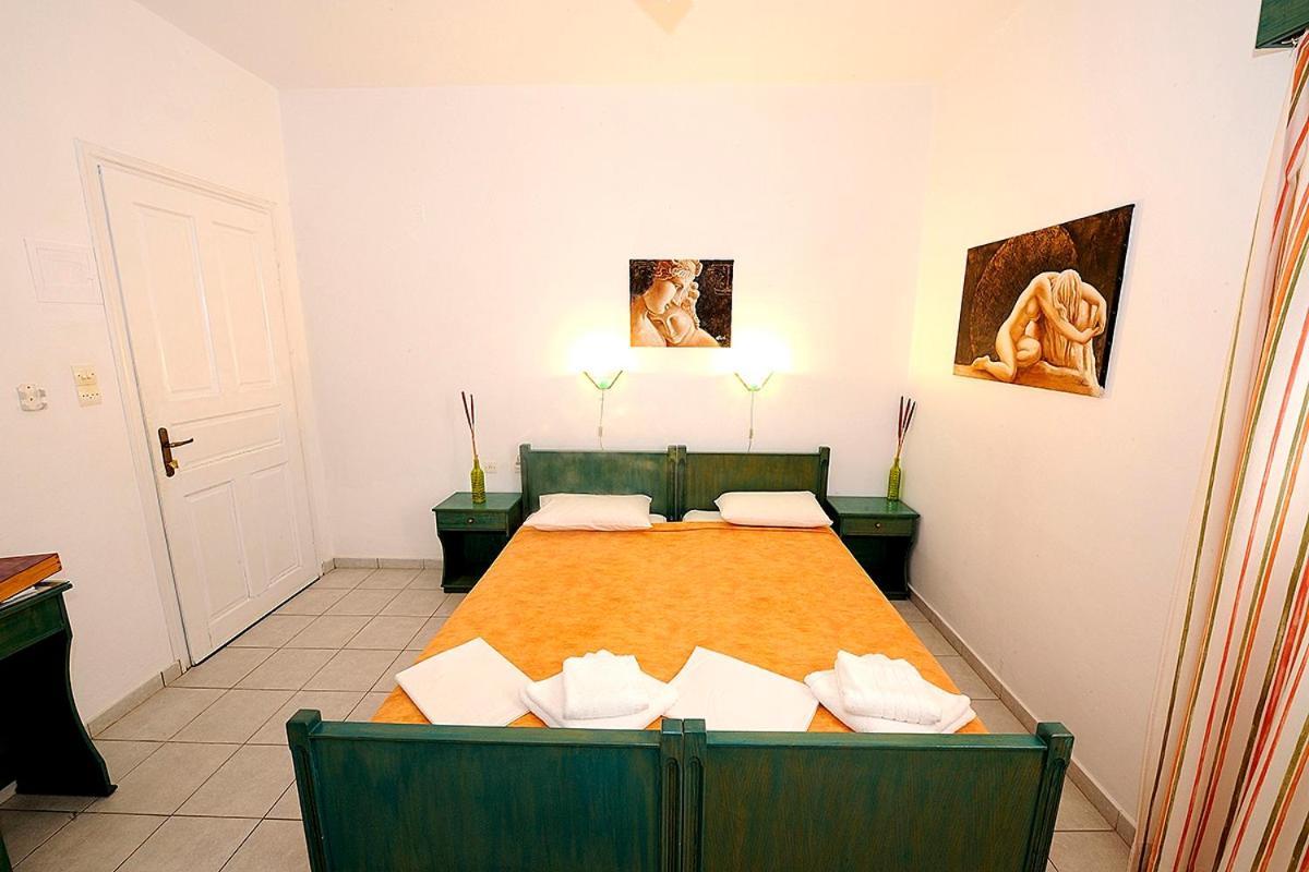 Manousos Rooms Adamantas Exterior photo