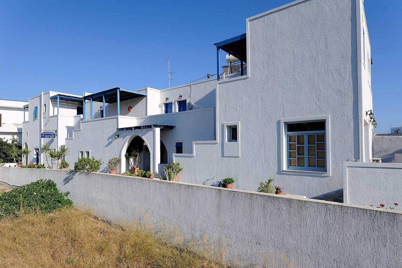 Manousos Rooms Adamantas Exterior photo