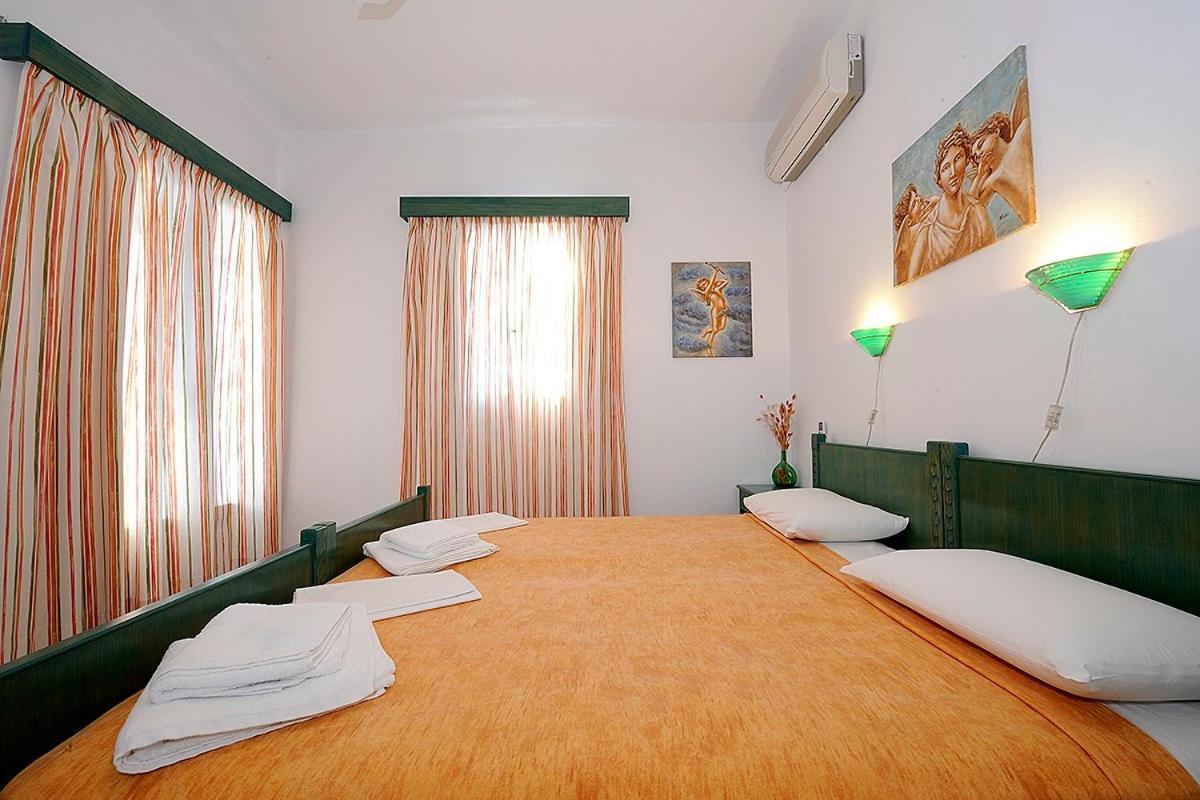 Manousos Rooms Adamantas Exterior photo